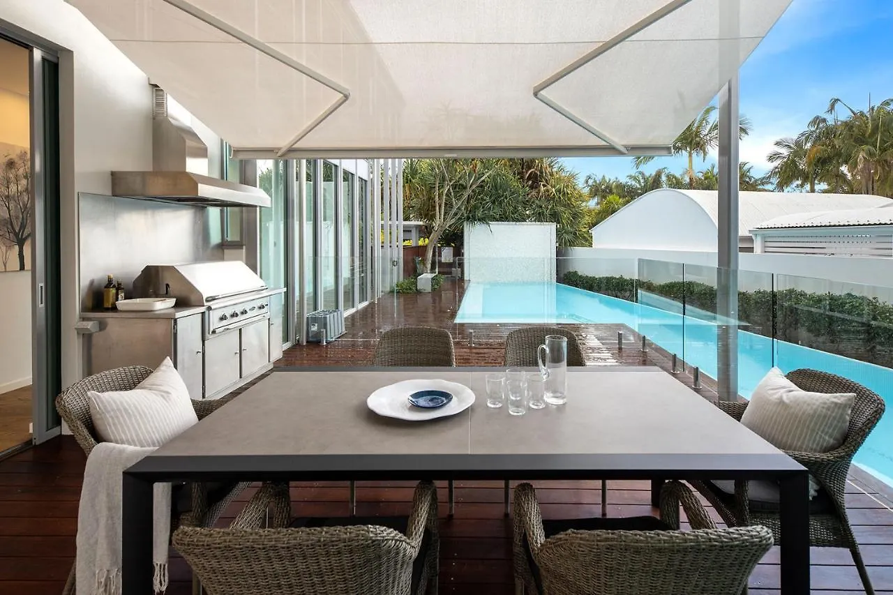 Modern Riverview Escape With Private Pool Noosaville
