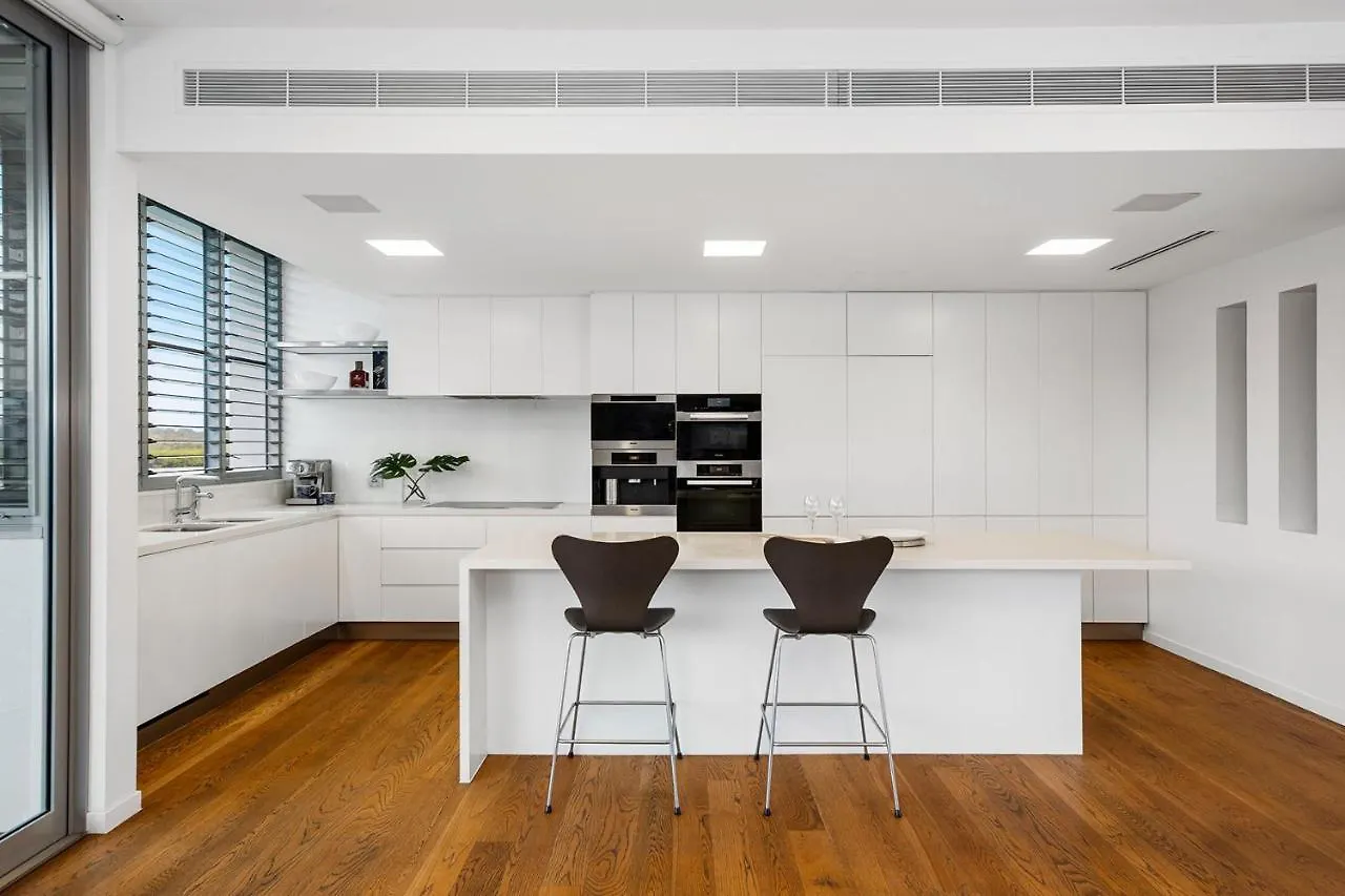 Modern Riverview Escape With Private Pool Noosaville